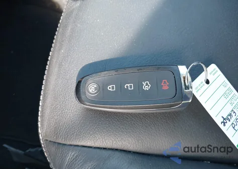 2016 Ford Escape Titanium z USA, uszkodzony, nr VIN 1FMCU9J95GUB85602